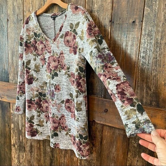Mm3 Sz S Gray Pink Large Garden Roses V-Neck Long Sleeve Sweater - Picture 4 of 7